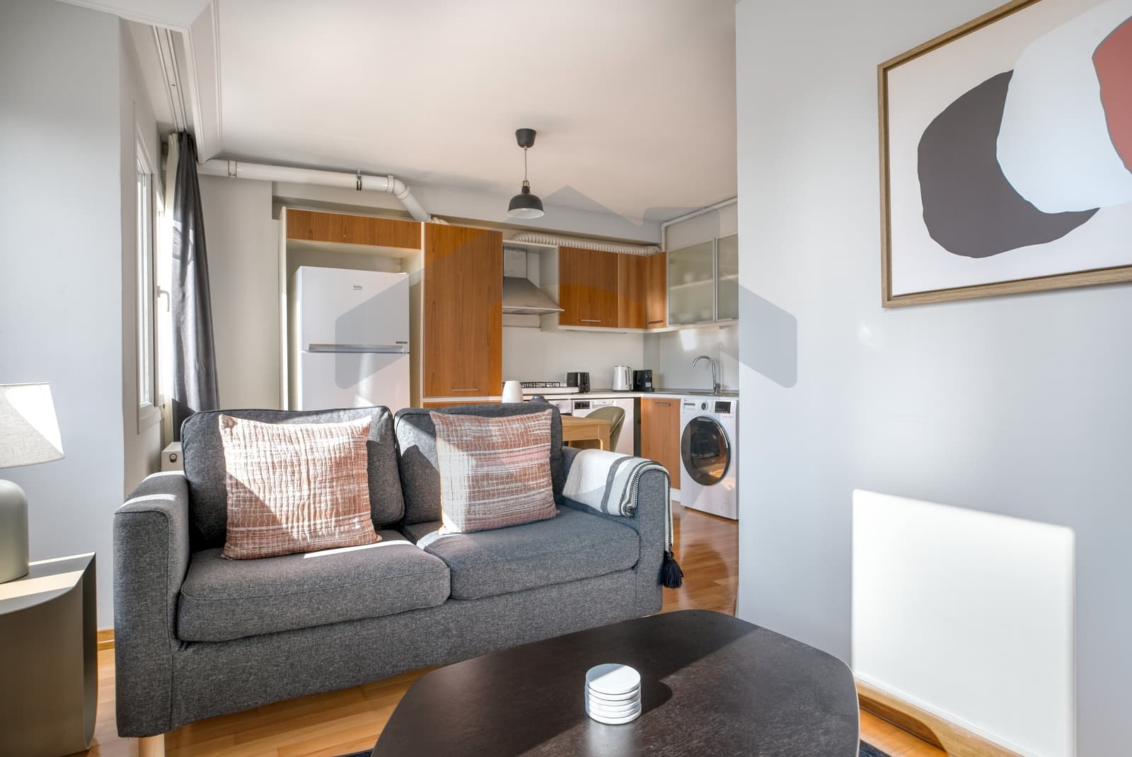 BOMONTİ'DE GENÇ BİNADA FULL EŞYALI -- 1+1 -- FULLY FURNISHED image 7