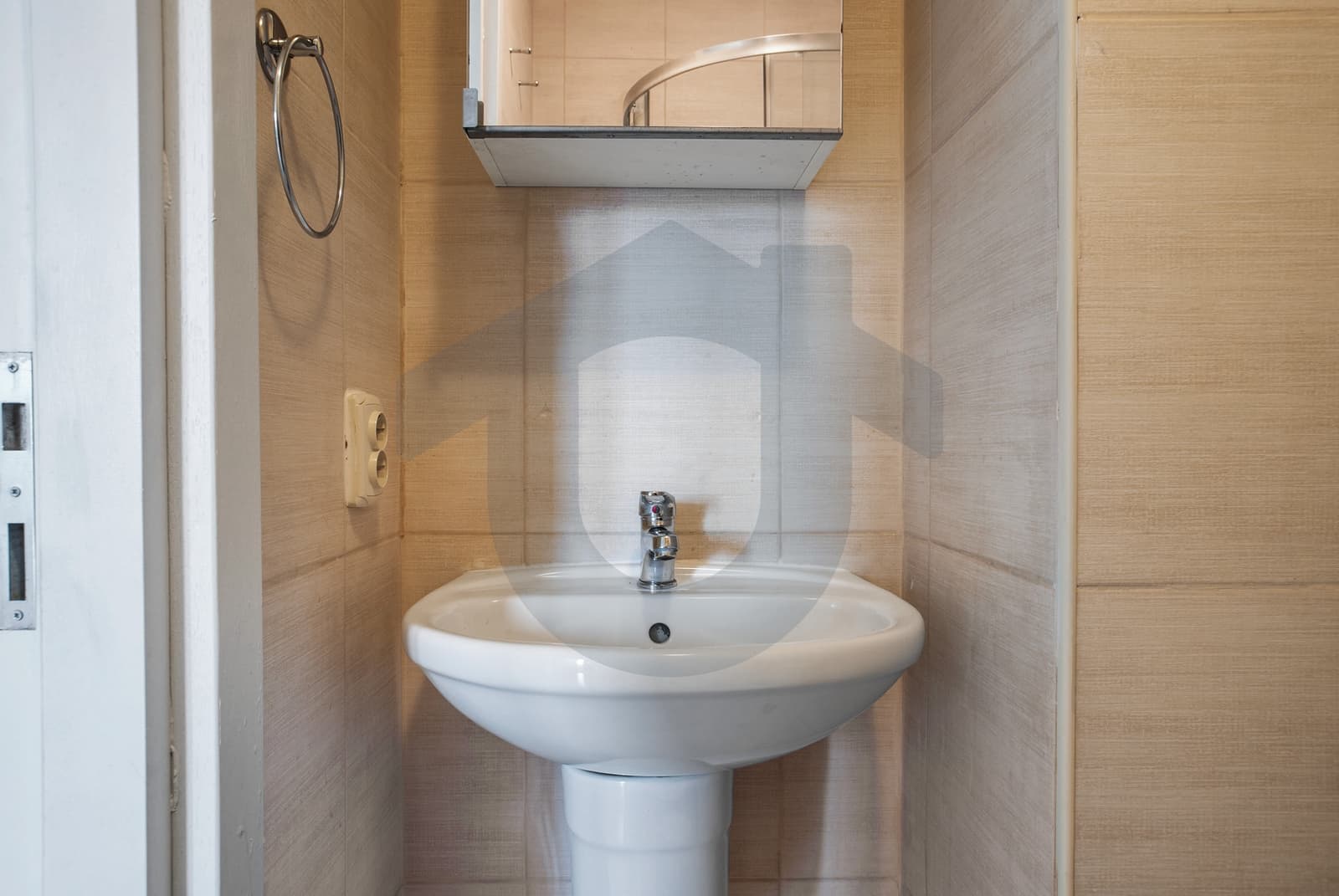BOMONTİ'DE GENÇ BİNADA FULL EŞYALI -- 1+1 -- FULLY FURNISHED image 8