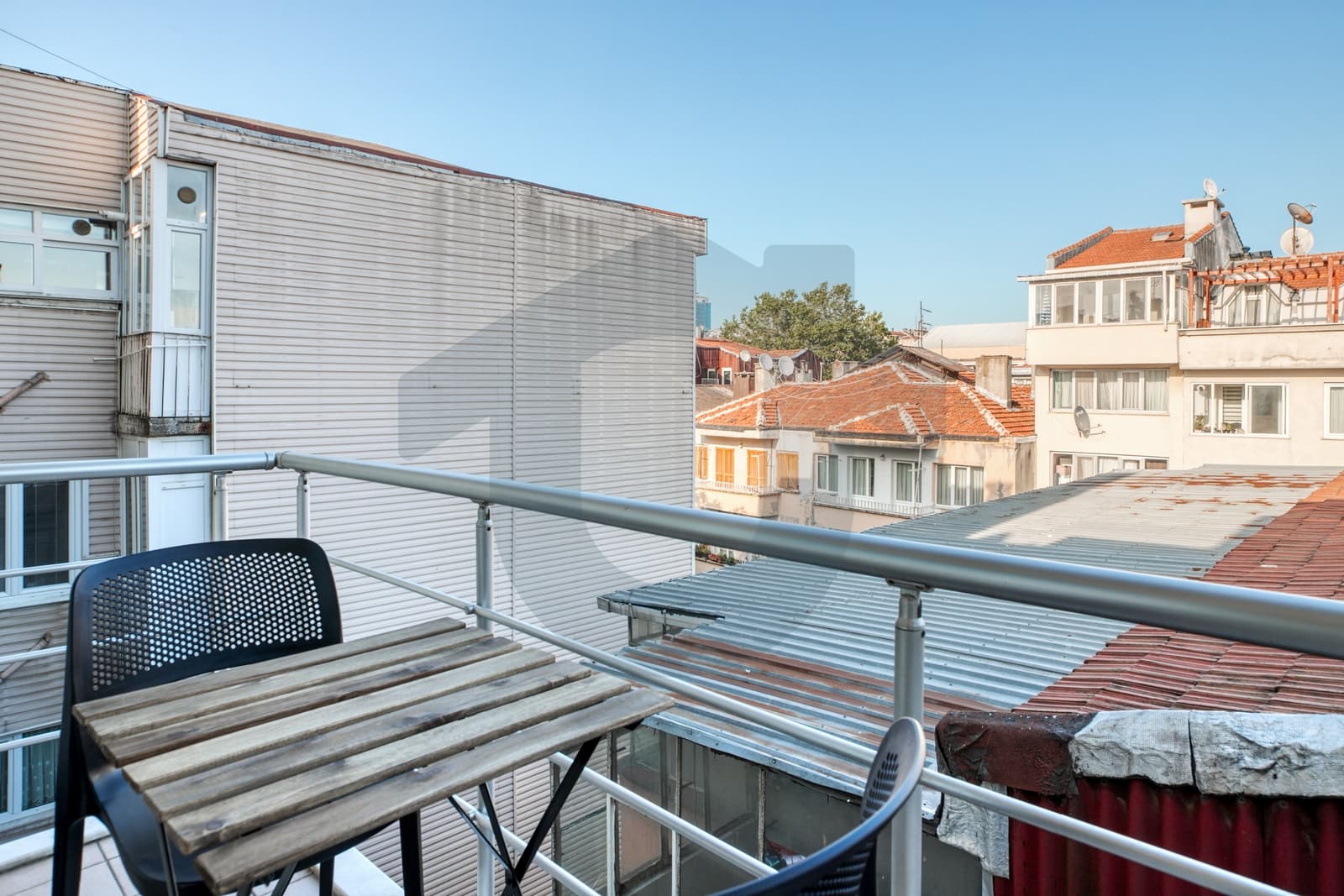 BOMONTİ'DE GENÇ BİNADA FULL EŞYALI -- 1+1 -- FULLY FURNISHED