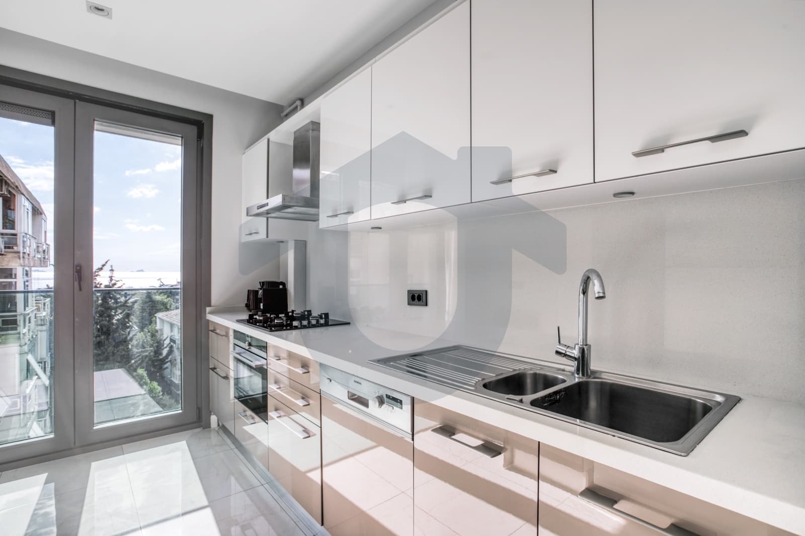 CADDEBOSTAN İSKELE PARK RESIDENCE'DA│3+1│EŞYALI KİRALIK DAİRE