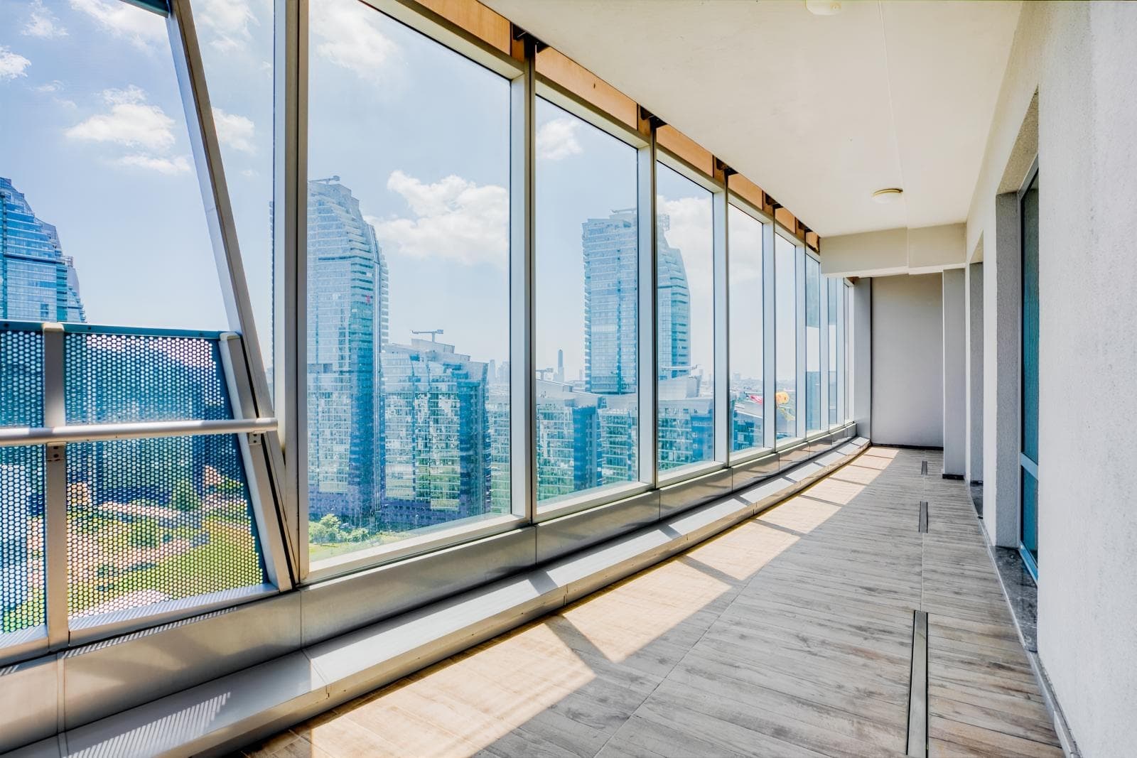 Maslak 1453'te | Yüksek Kat| Lüks Eşyalı | 2+1 Teraslı Net 130m²